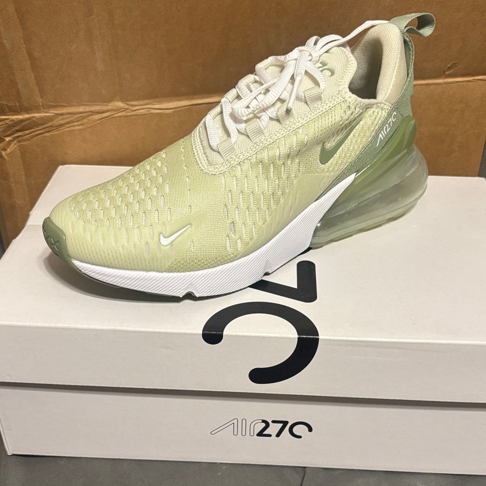 Nike Air Max 270 Light Green Sneakers